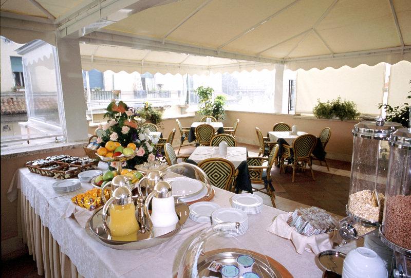 Hotel Villa Morgagni Rome Restoran gambar